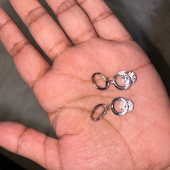 earrings - Picture 13 of 15